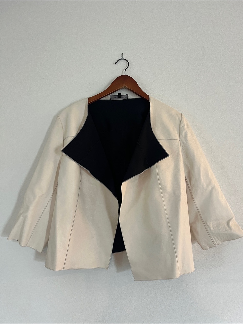 ST. JOHN White Leather Open Front Moto Style Jacket - Picture 2 of 5